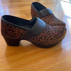 DANSKO LEOPARD HAIR CLOGS